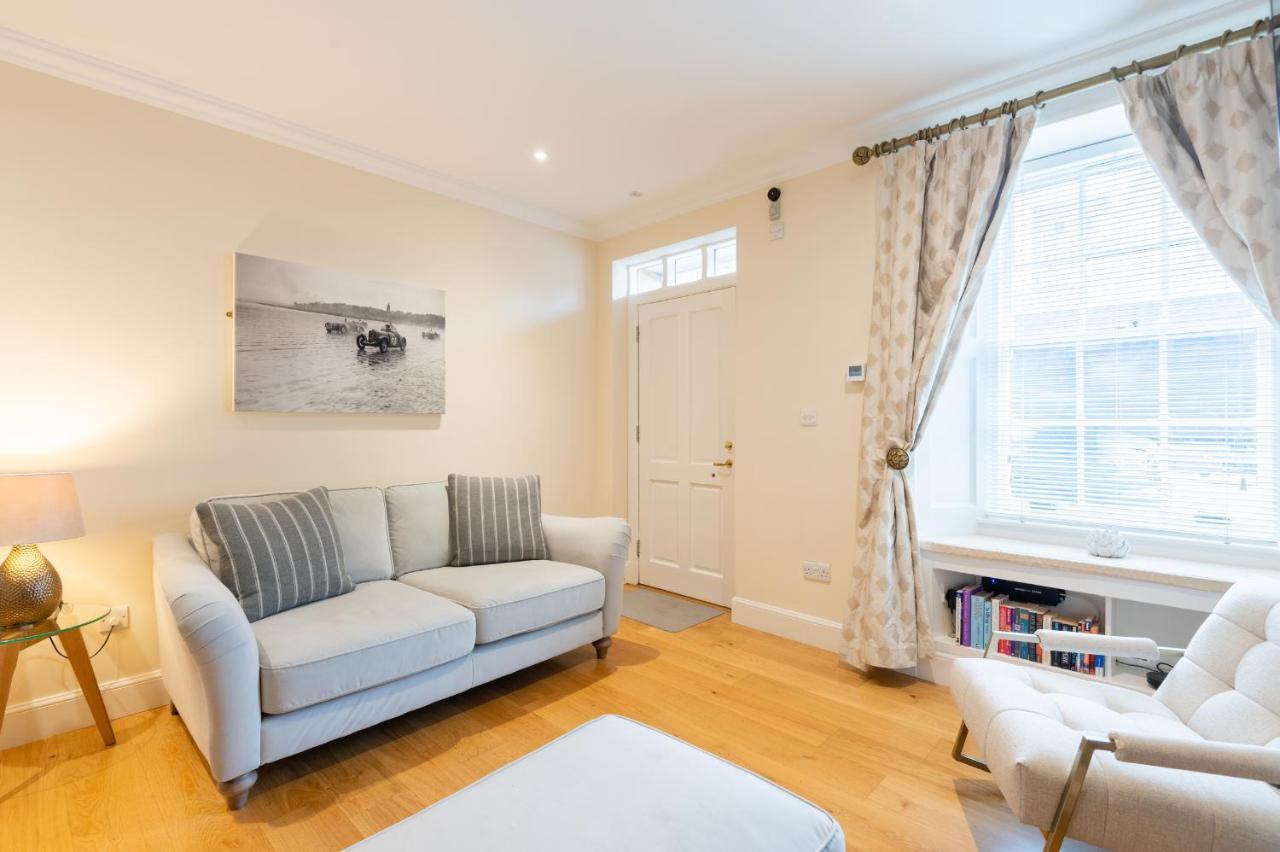 138 North Street - Luxury 2 Bed 2 Bath With Secret Garden, Summerhouse, Putting Green St Andrews Exteriör bild